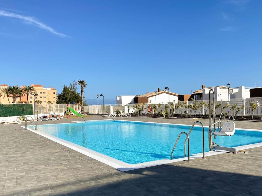 Sunny Luxury Apartment With Two Great Sunny - Level Terraces, Two Swimming Pools, In A New Complex Pueblo Majorero, Close To Fuerteventura Golf Club, Next To The Beach , Atlantico Shopping Mall And Casino In Caleta De Fuste Dış mekan fotoğraf