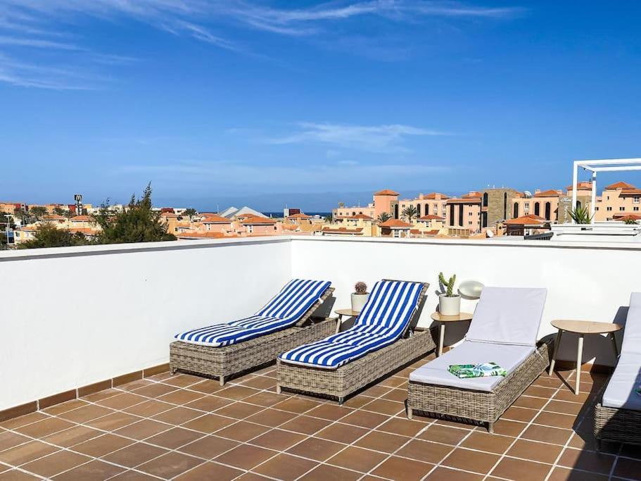 Sunny Luxury Apartment With Two Great Sunny - Level Terraces, Two Swimming Pools, In A New Complex Pueblo Majorero, Close To Fuerteventura Golf Club, Next To The Beach , Atlantico Shopping Mall And Casino In Caleta De Fuste Dış mekan fotoğraf