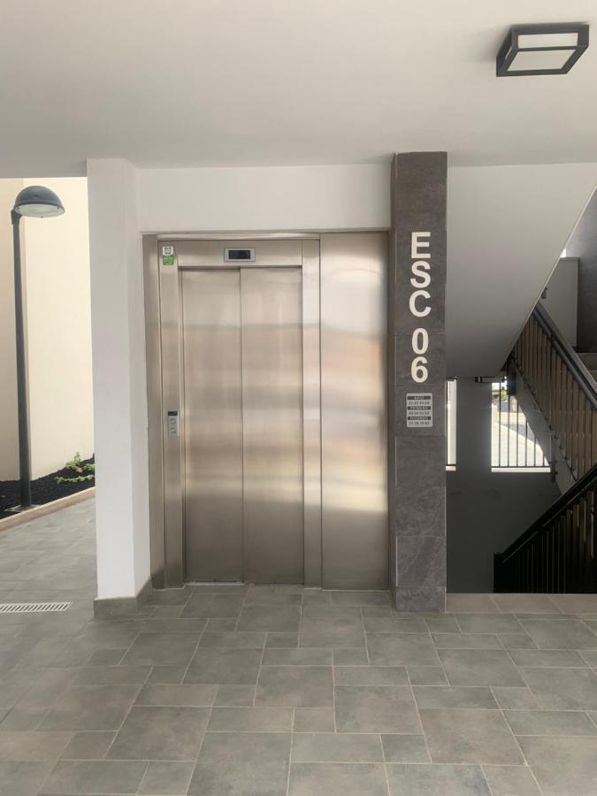 Sunny Luxury Apartment With Two Great Sunny - Level Terraces, Two Swimming Pools, In A New Complex Pueblo Majorero, Close To Fuerteventura Golf Club, Next To The Beach , Atlantico Shopping Mall And Casino In Caleta De Fuste Dış mekan fotoğraf