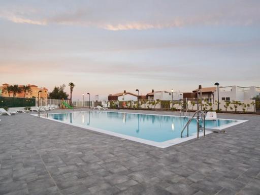 Sunny Luxury Apartment With Two Great Sunny - Level Terraces, Two Swimming Pools, In A New Complex Pueblo Majorero, Close To Fuerteventura Golf Club, Next To The Beach , Atlantico Shopping Mall And Casino In Caleta De Fuste Dış mekan fotoğraf